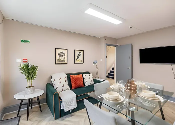 Bold & Vibrant 1-Bedroom Escape In Prime Location!