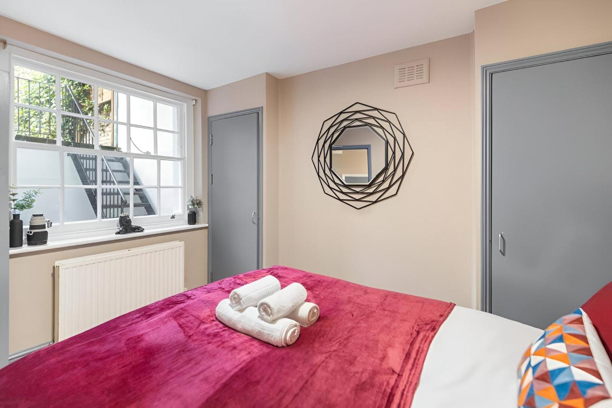 Bold & Vibrant 1-bedroom Escape In Prime Location! Appartamento *